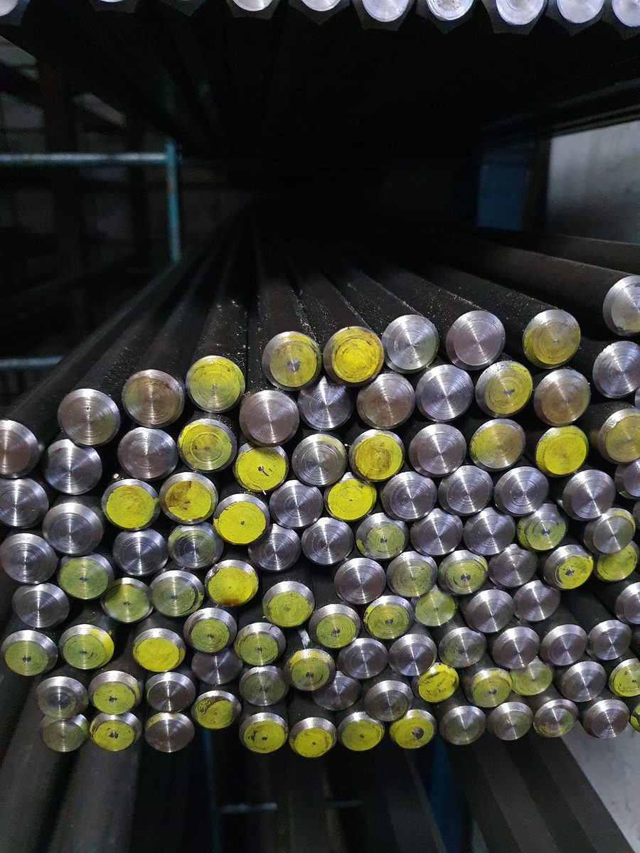 Calibrated leaded steel bars